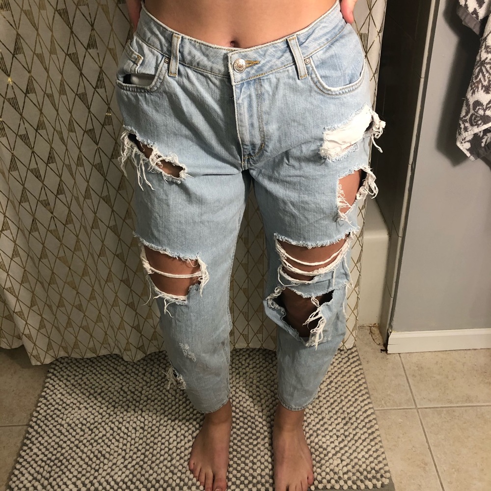 Distressed boyfriend jeans